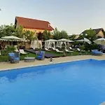 Dream Party Villa